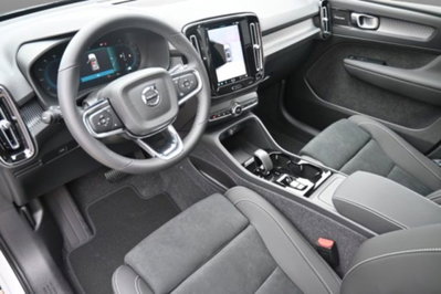 Volvo XC40 B4 AWD automatico Ultimate Dark (6)