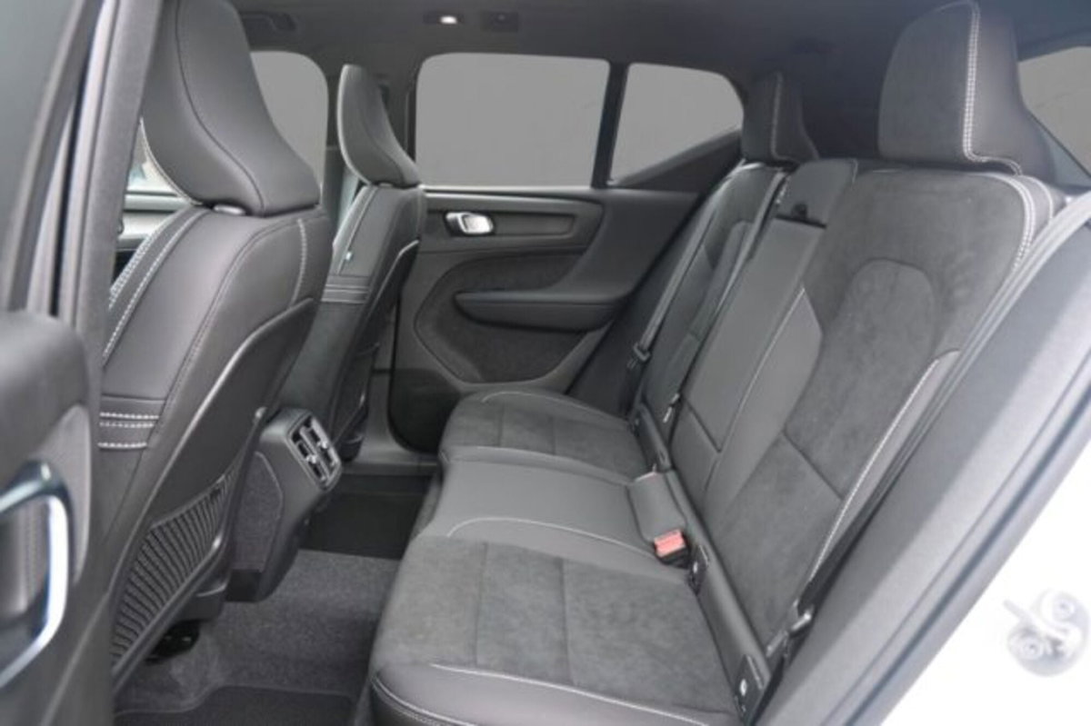 Volvo XC40 B4 AWD automatico Ultimate Dark (8)