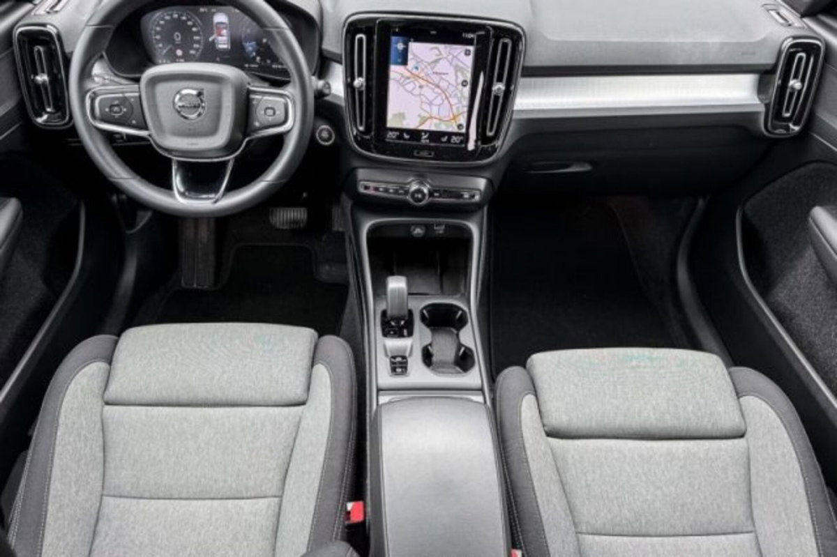 Volvo XC40 T2 automatico Core (3)
