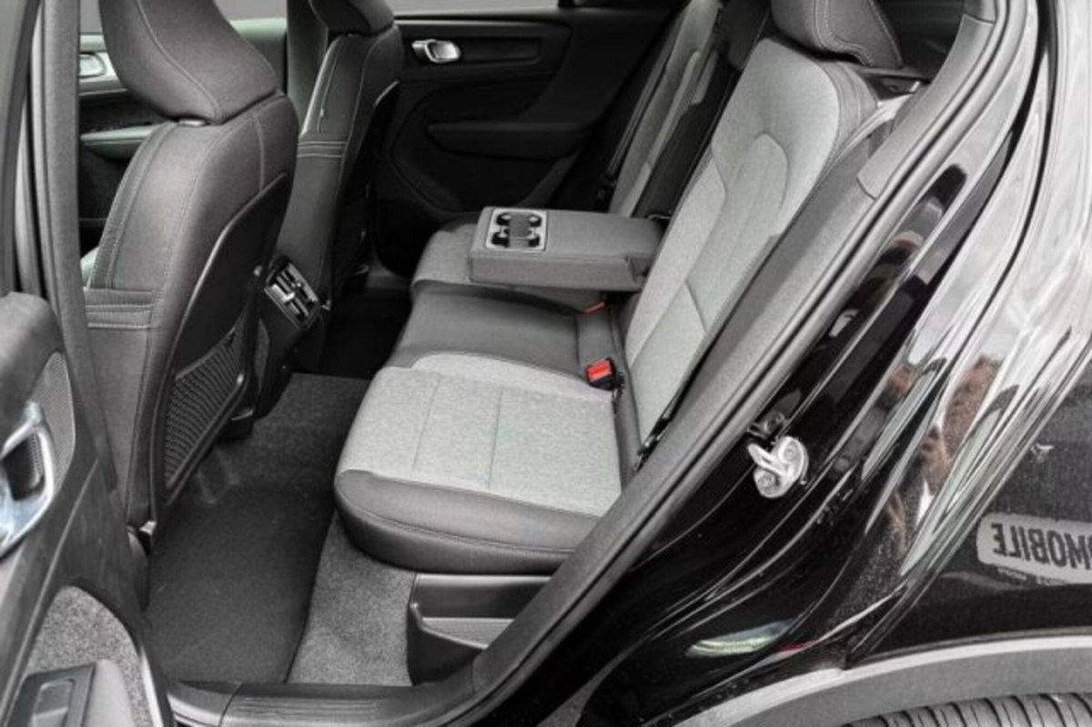 Volvo XC40 T2 automatico Core (7)