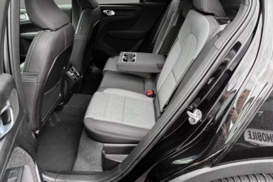 Volvo XC40 T2 automatico Core (7)