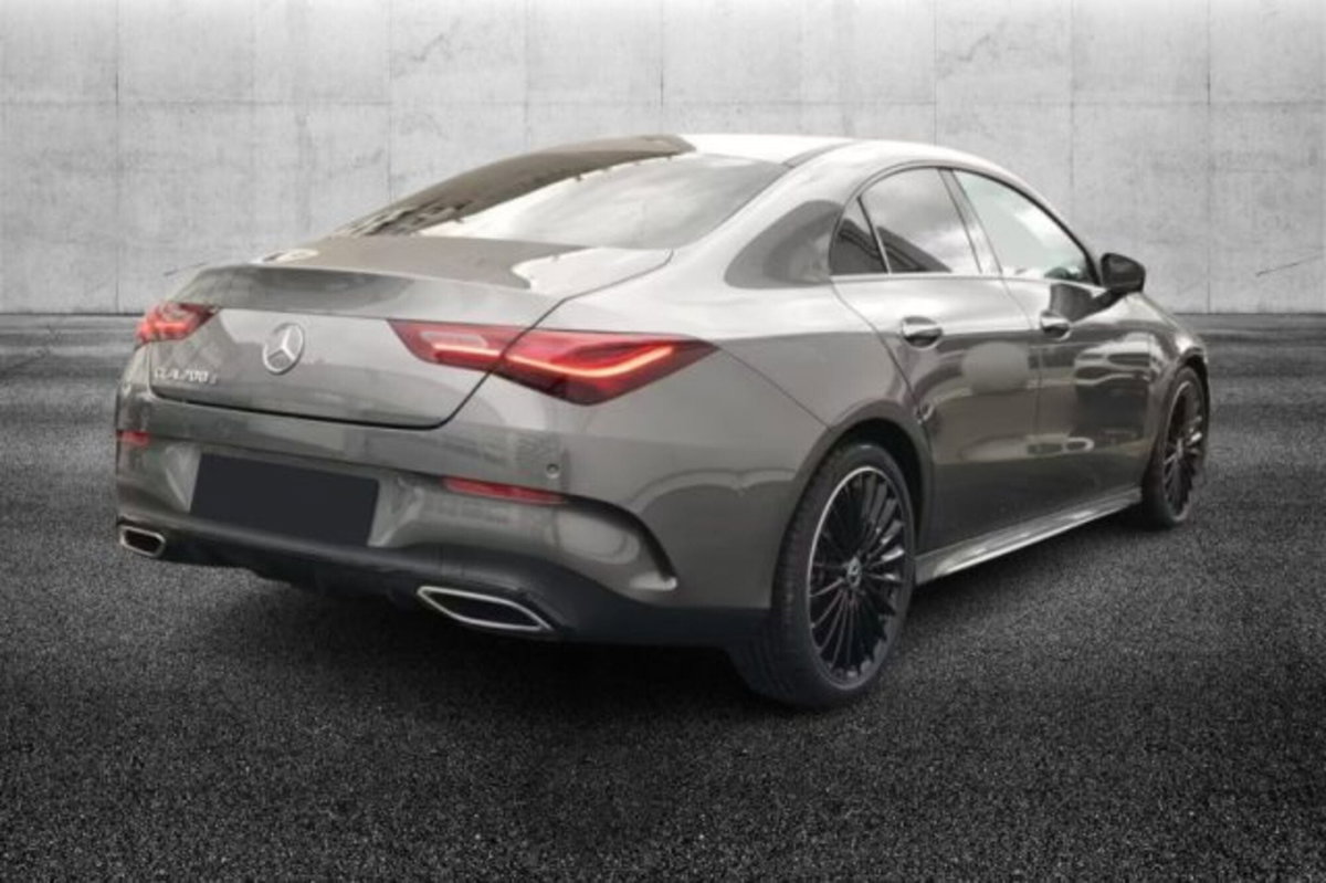 Mercedes-Benz CLA 200 d Automatic Premium (2)