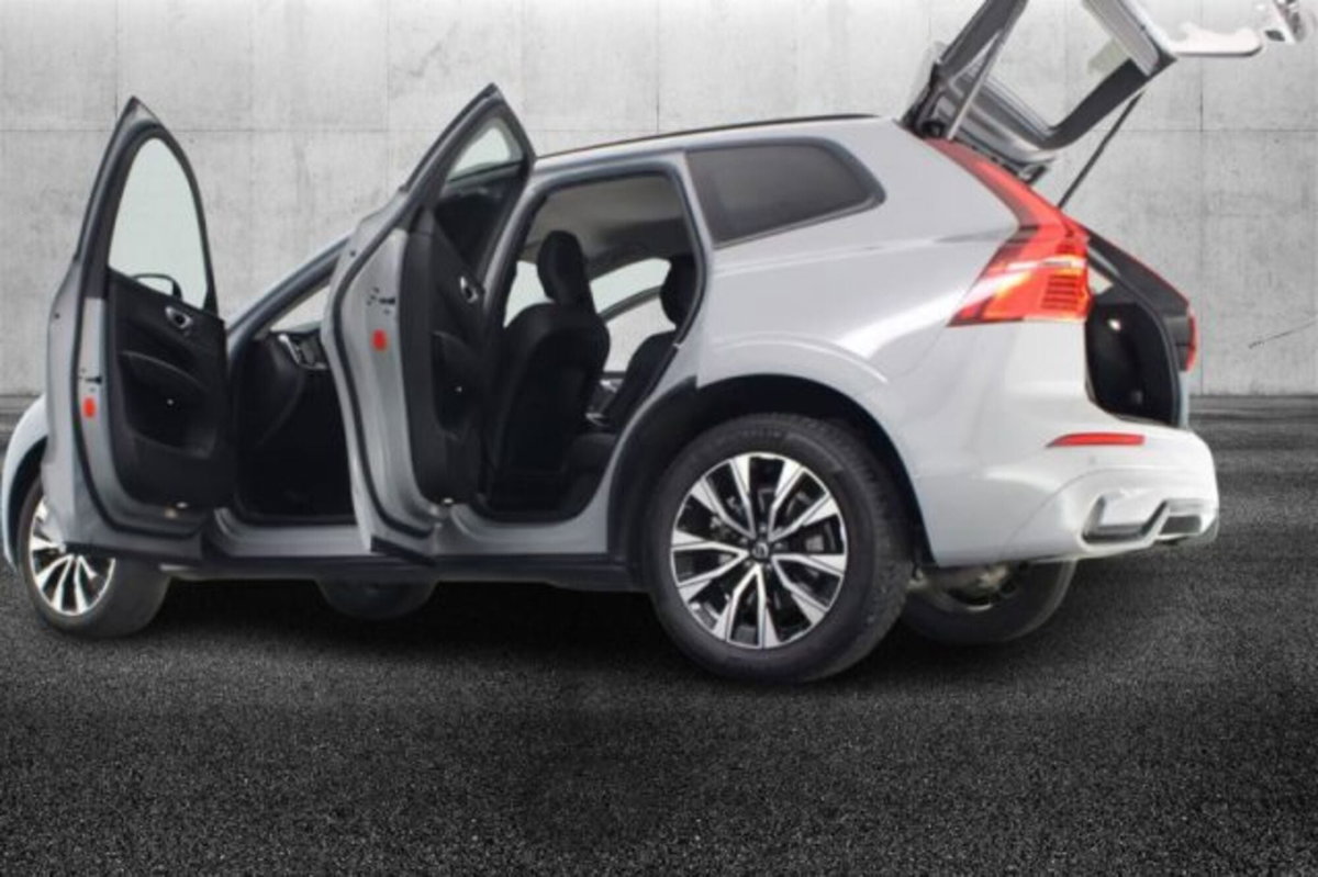 Volvo XC60 B4 automatico Plus Dark (7)