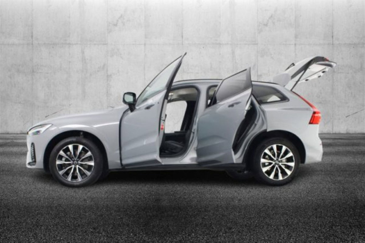 Volvo XC60 B4 automatico Plus Dark (8)