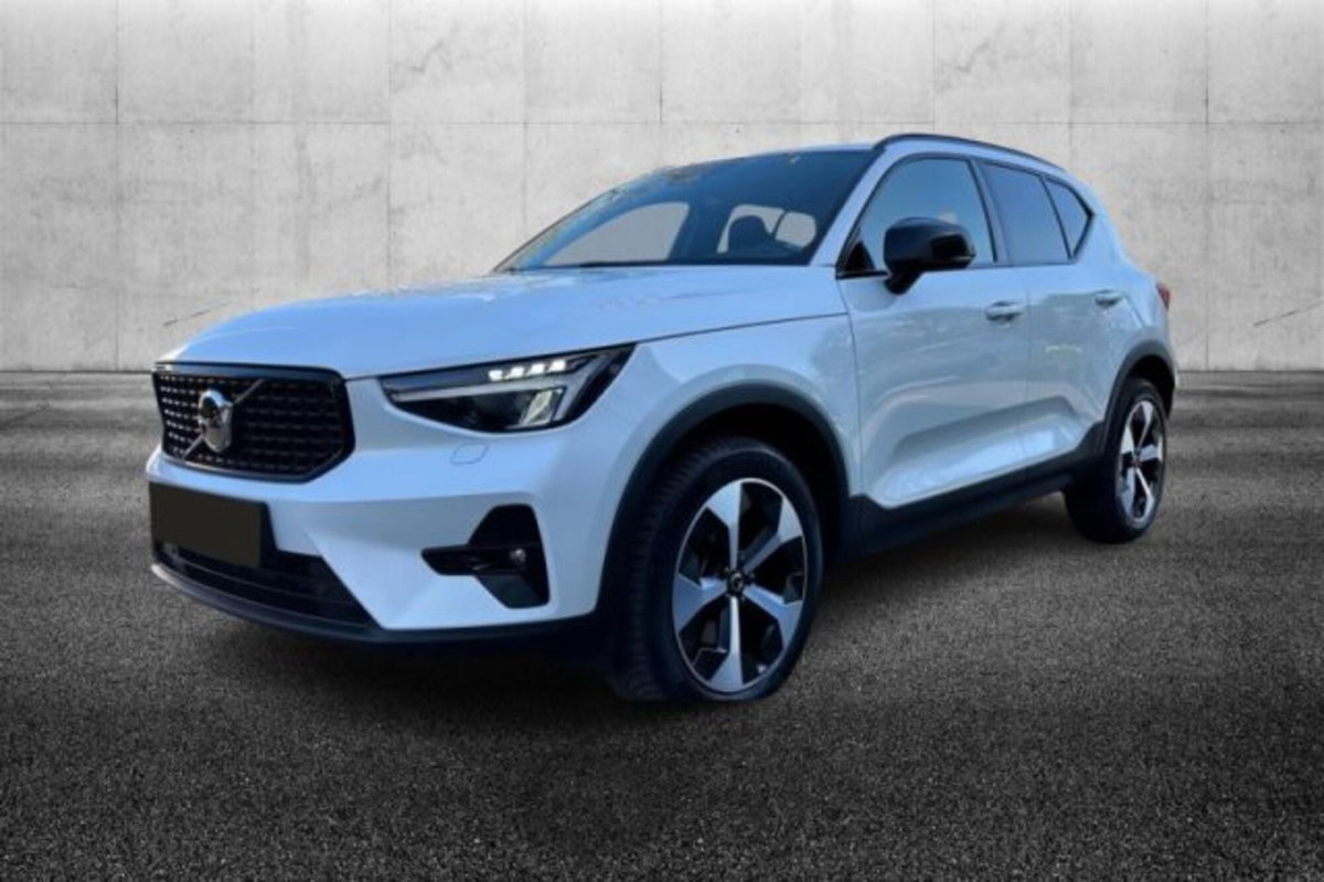 Volvo XC40 B3 automatico Plus Bright