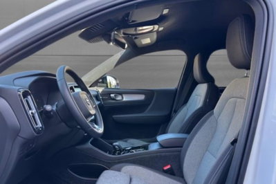 Volvo XC40 B3 automatico Plus Bright (7)