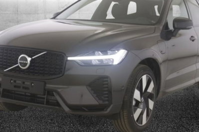 Volvo XC60 T8 Recharge AWD Plug-in Hybrid automatico Plus Dark (3)