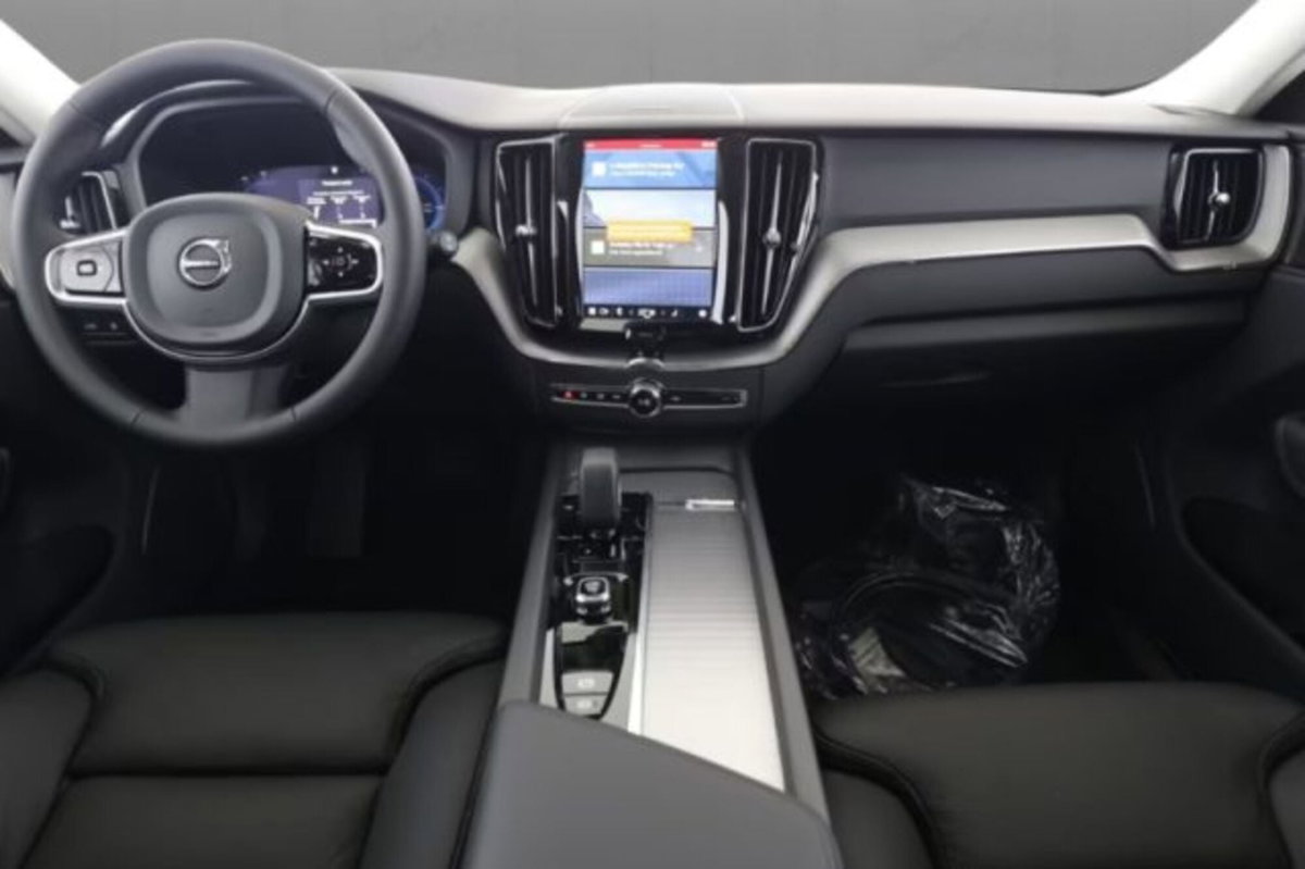 Volvo XC60 T8 Recharge AWD Plug-in Hybrid automatico Plus Dark (5)