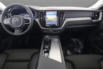 Volvo XC60 T8 Recharge AWD Plug-in Hybrid automatico Plus Dark (5)