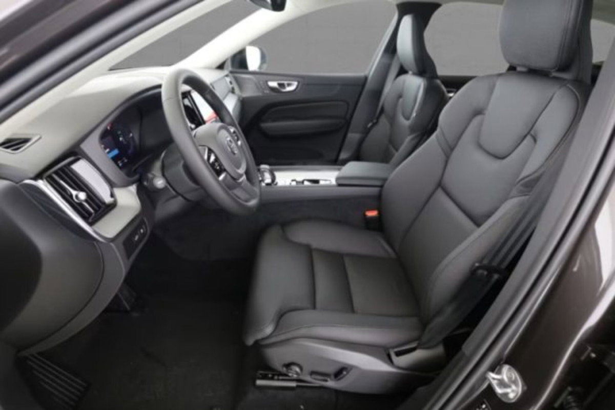 Volvo XC60 T8 Recharge AWD Plug-in Hybrid automatico Plus Dark (6)
