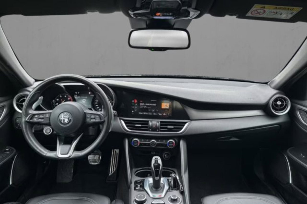 Alfa Romeo Giulia 2.0 Turbo 200 CV AT8 Sprint (5)