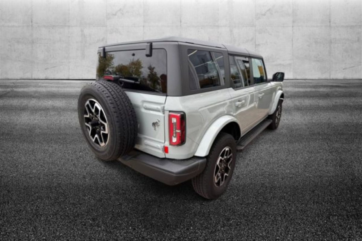 Ford Bronco 2.7 ecoboost V6 Outer Banks 4x4 335cv auto (2)
