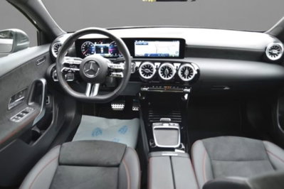 Mercedes-Benz Classe A Sedan 180 d AMG Line Premium Plus auto (6)