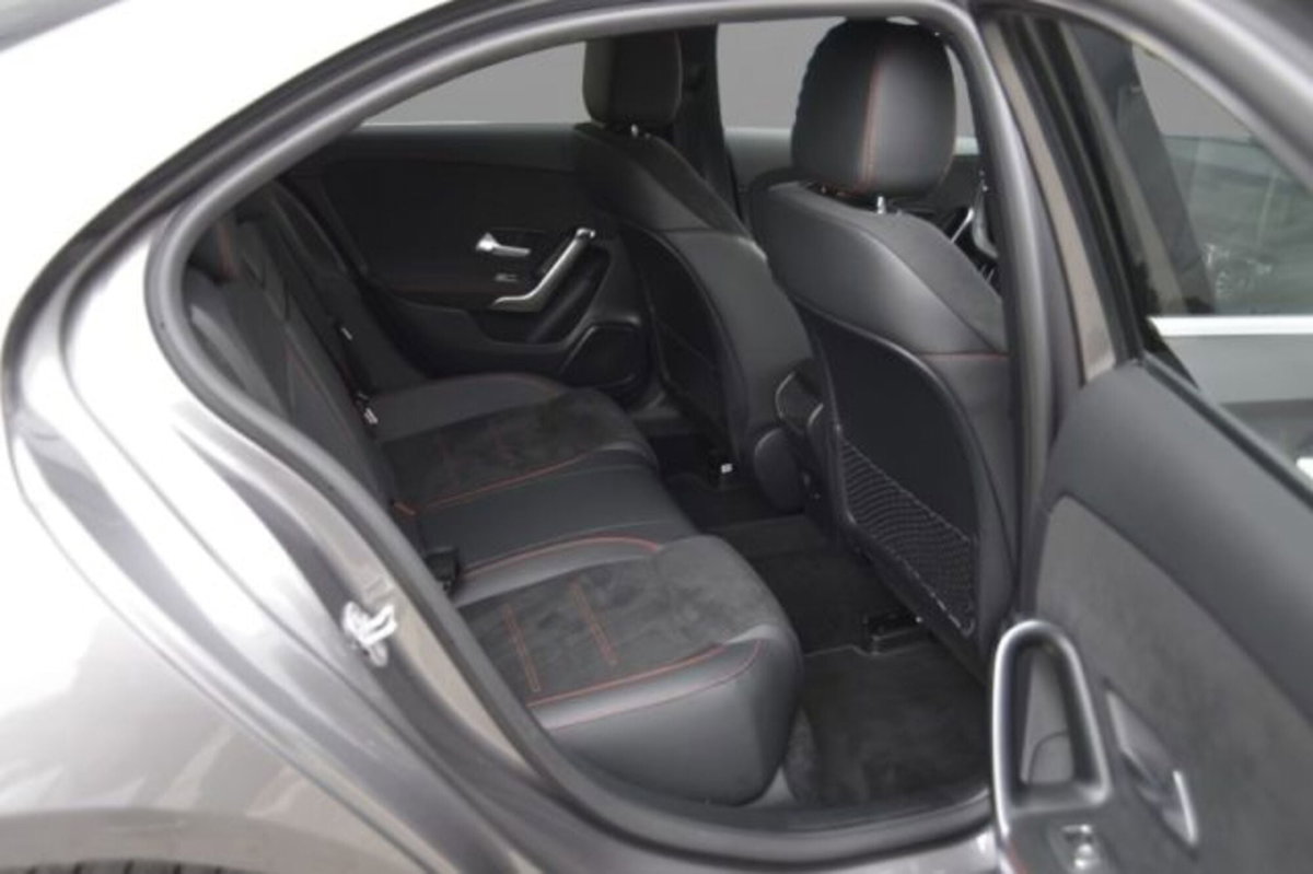 Mercedes-Benz Classe A Sedan 180 d AMG Line Premium Plus auto (8)
