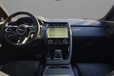 Jaguar E-Pace 2.0d i4 mhev R-Dynamic HSE awd 163cv auto (6)