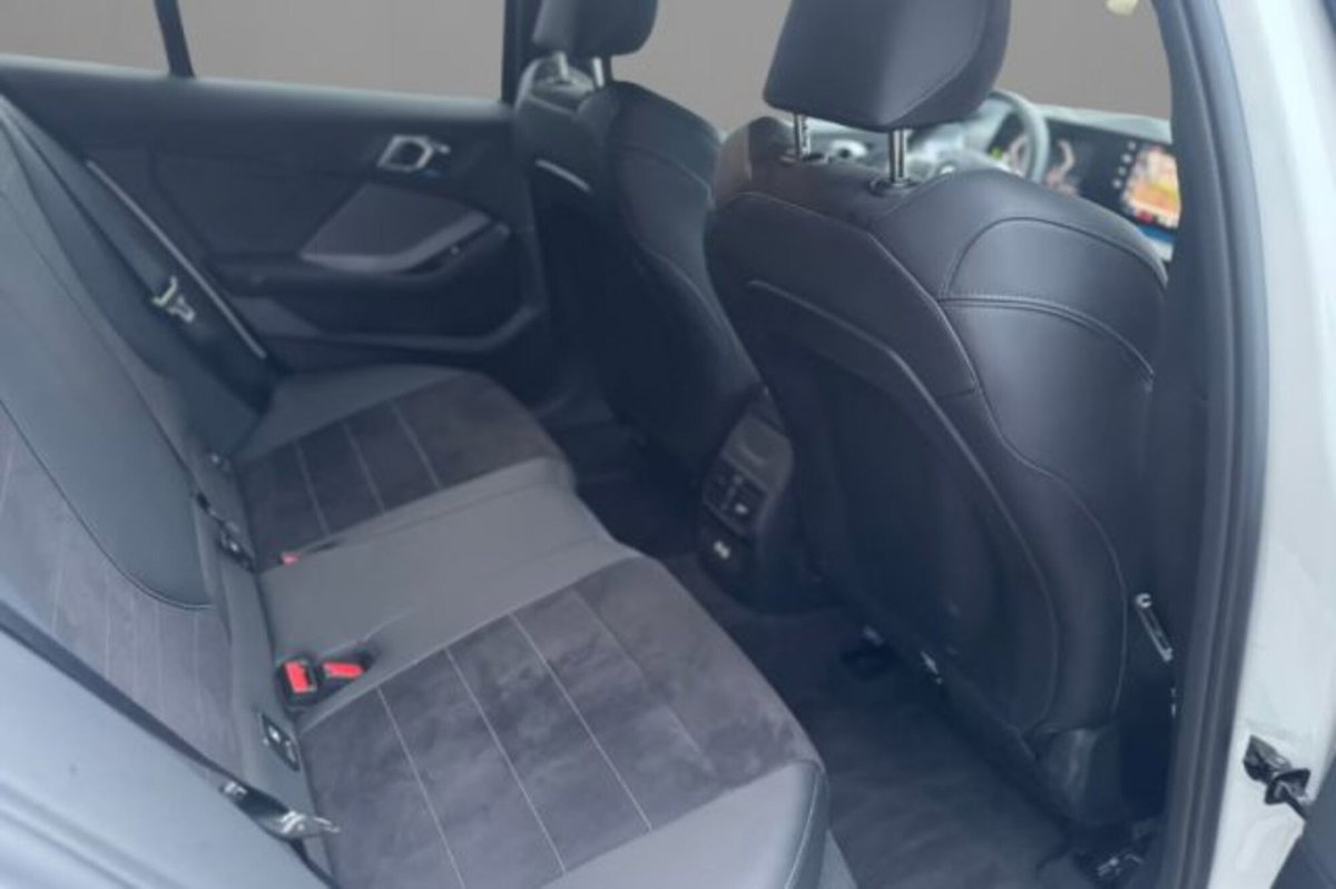 BMW Serie 1 120 48V MSport Pro auto (8)