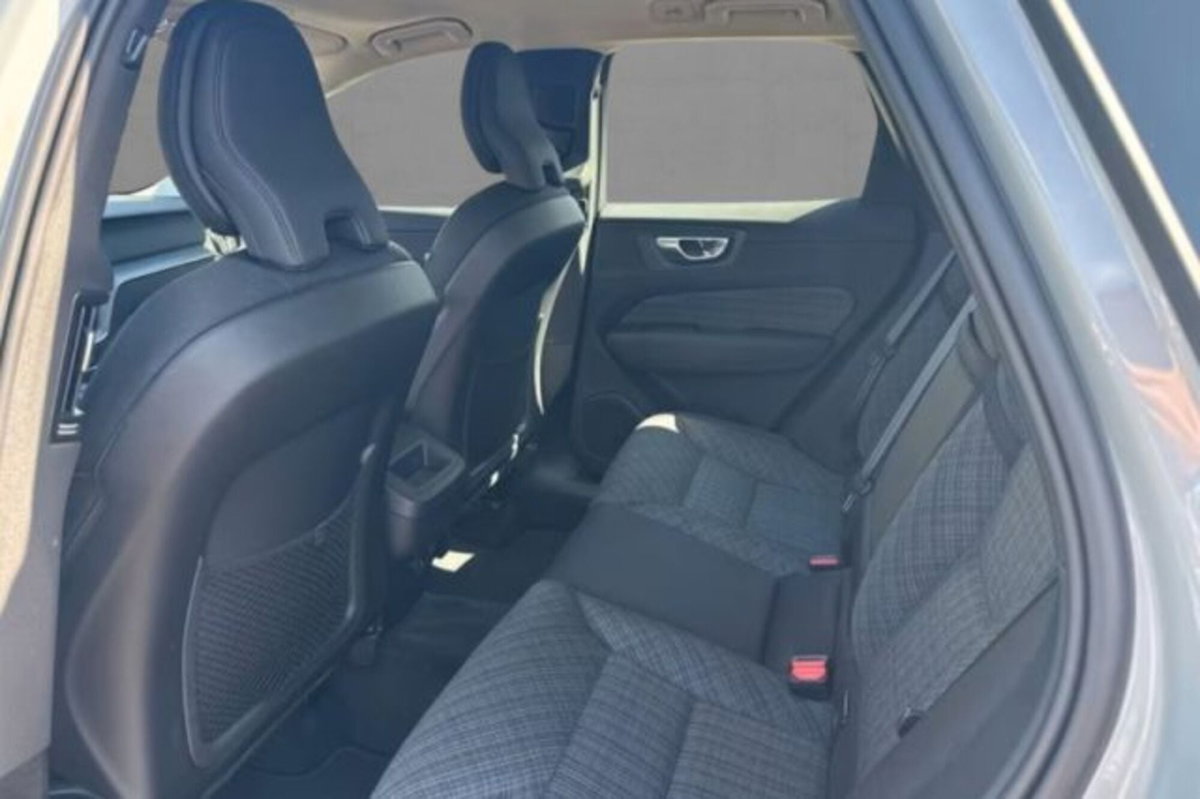 Volvo XC60 B4 automatico Core (7)