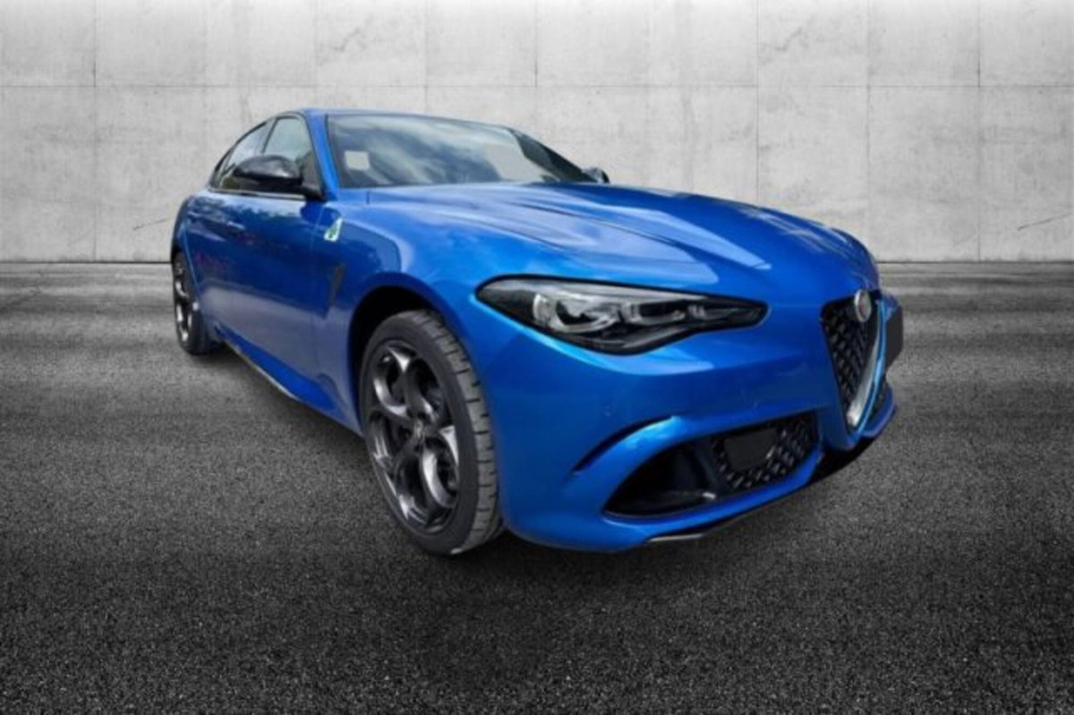 Alfa Romeo Giulia 2.9 T V6 AT8 Quadrifoglio (2)