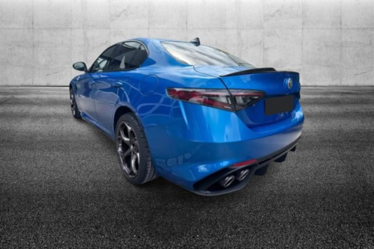Alfa Romeo Giulia 2.9 T V6 AT8 Quadrifoglio (4)
