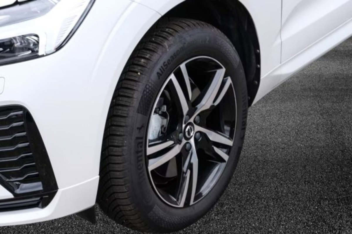 Volvo XC60 T8 Recharge AWD Plug-in Hybrid R-design (8)