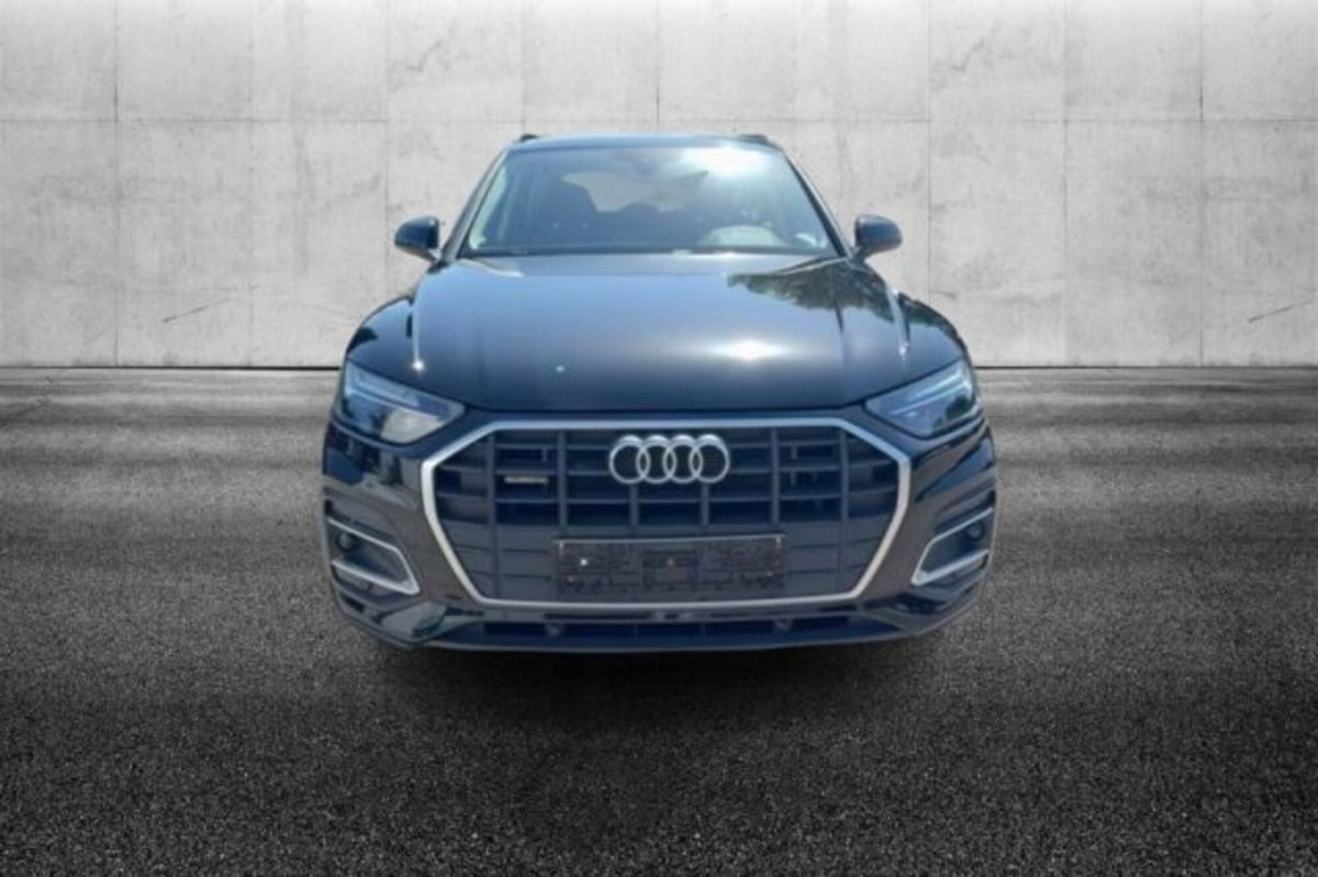 Audi Q5 50 TFSI e quattro S tronic Business Design (3)