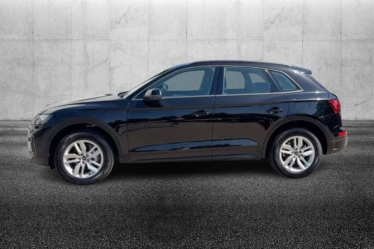 Audi Q5 50 TFSI e quattro S tronic Business Design (4)