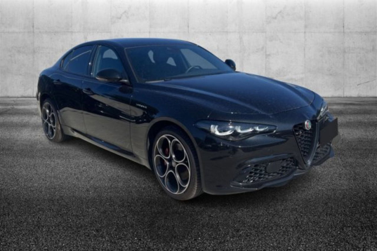 Alfa Romeo Giulia 2.0 Turbo 280 CV AT8 AWD Q4 Veloce (2)