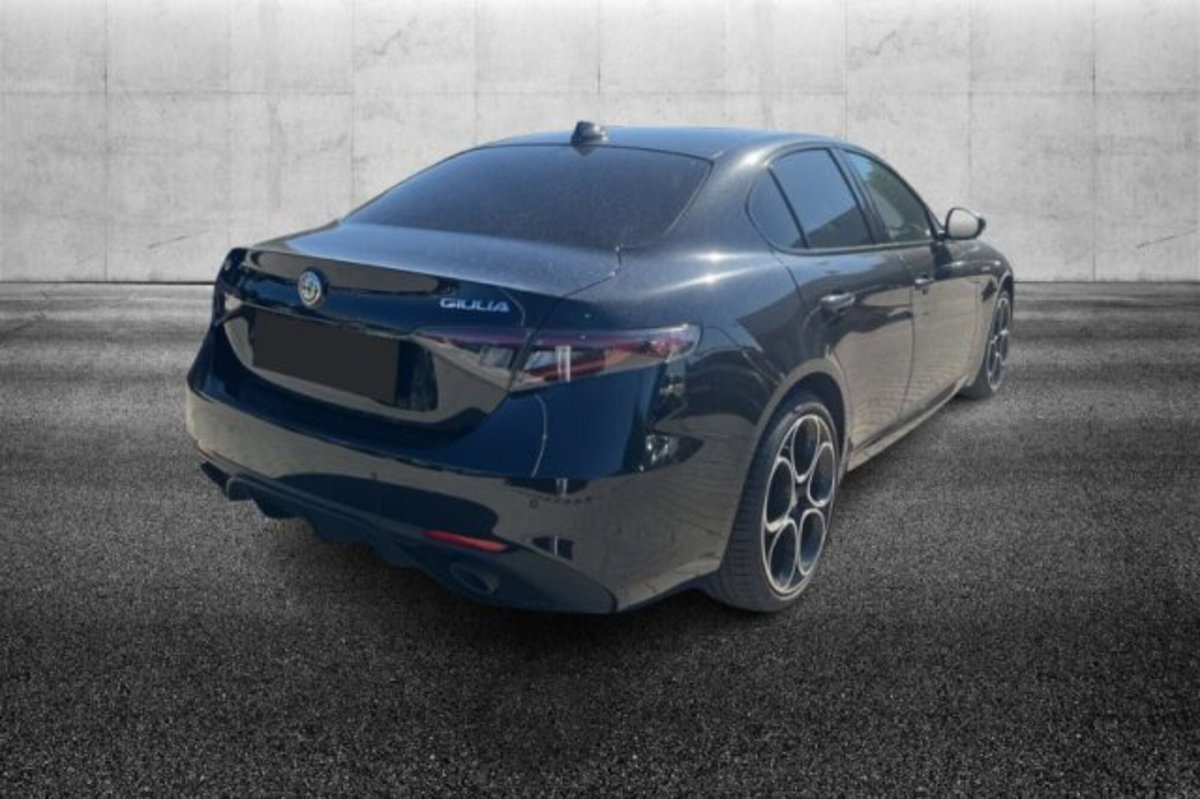Alfa Romeo Giulia 2.0 Turbo 280 CV AT8 AWD Q4 Veloce (3)