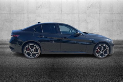 Alfa Romeo Giulia 2.0 Turbo 280 CV AT8 AWD Q4 Veloce (5)