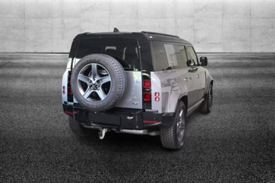 Land Rover Defender 110 3.0D I6 300 CV AWD Auto X-Dynamic SE (2)