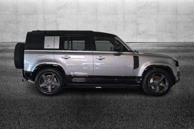 Land Rover Defender 110 3.0D I6 300 CV AWD Auto X-Dynamic SE (4)
