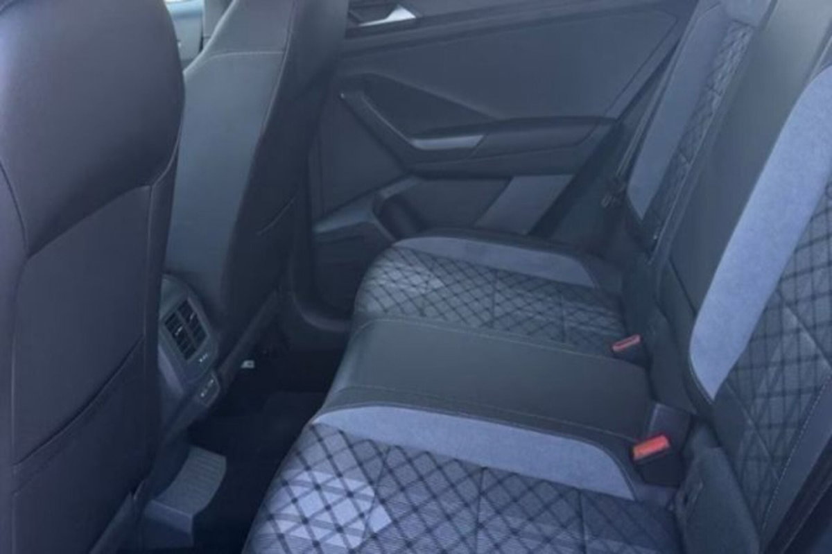 Volkswagen T-Roc 1.5 tsi R-Line dsg (7)