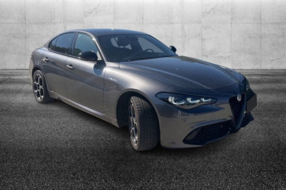 Alfa Romeo Giulia 2.0 Turbo 280 CV AT8 AWD Q4 Veloce (2)