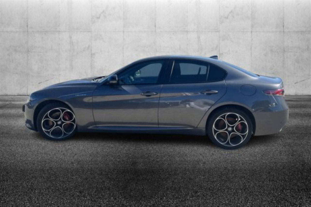 Alfa Romeo Giulia 2.0 Turbo 280 CV AT8 AWD Q4 Veloce (5)