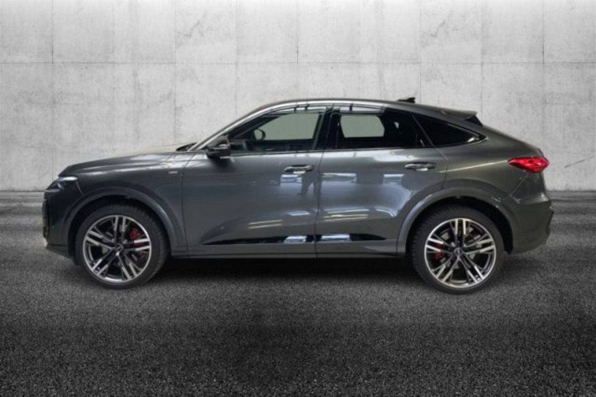 Audi Q5 Sportback 2.0 tdi mhev+ S line quattro 204cv s-tronic (2)