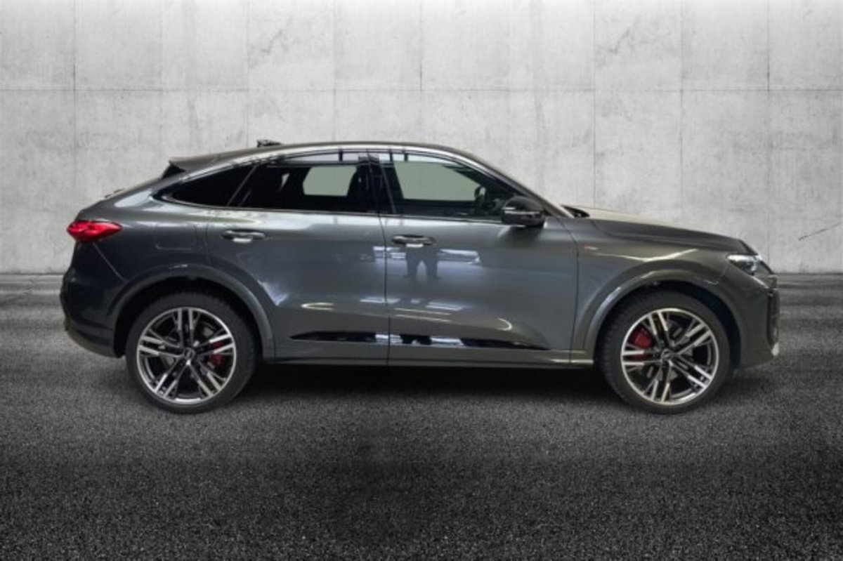 Audi Q5 Sportback 2.0 tdi mhev+ S line quattro 204cv s-tronic (3)