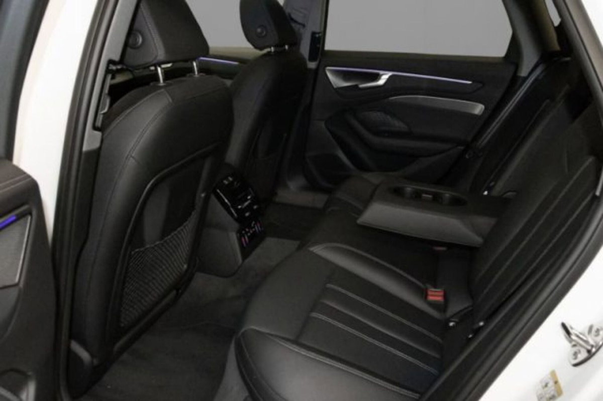 Audi A4 Avant 40 TDI quattro S tronic S line edition (6)