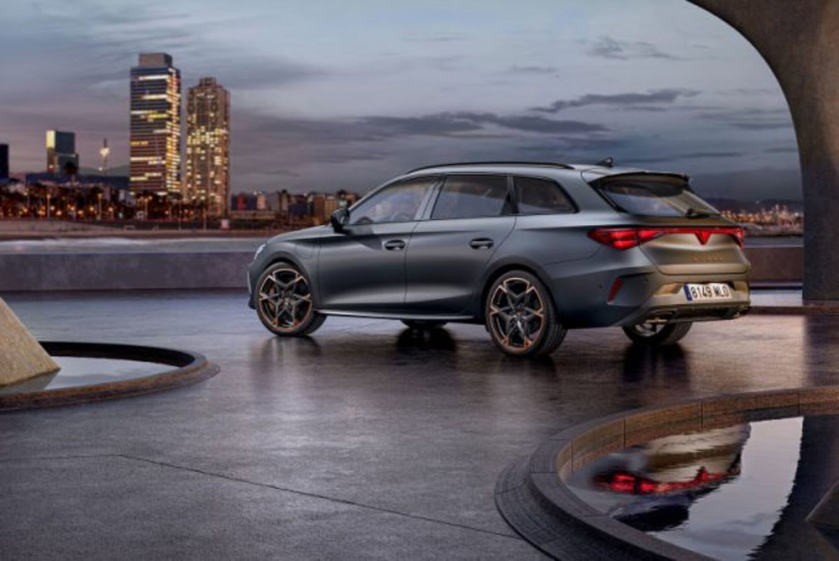 Cupra Leon Station Wagon 1.5 e-hybrid VZ Extreme 272cv dsg (4)