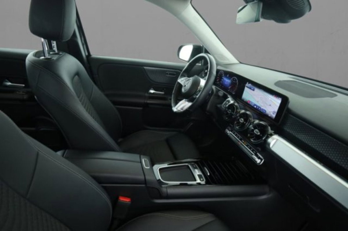 Mercedes-Benz GLB 180 d Progressive Advanced Plus auto (7)