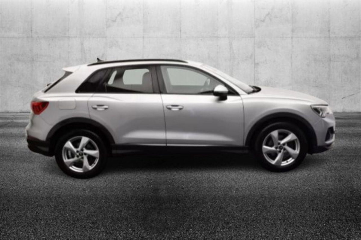 Audi Q3 35 TDI quattro S tronic Business Advanced (4)