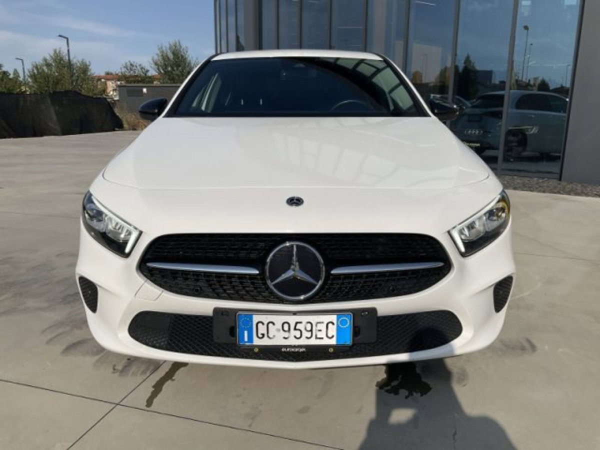 Mercedes-Benz Classe A Sedan 200 d 4p. Sport (2)