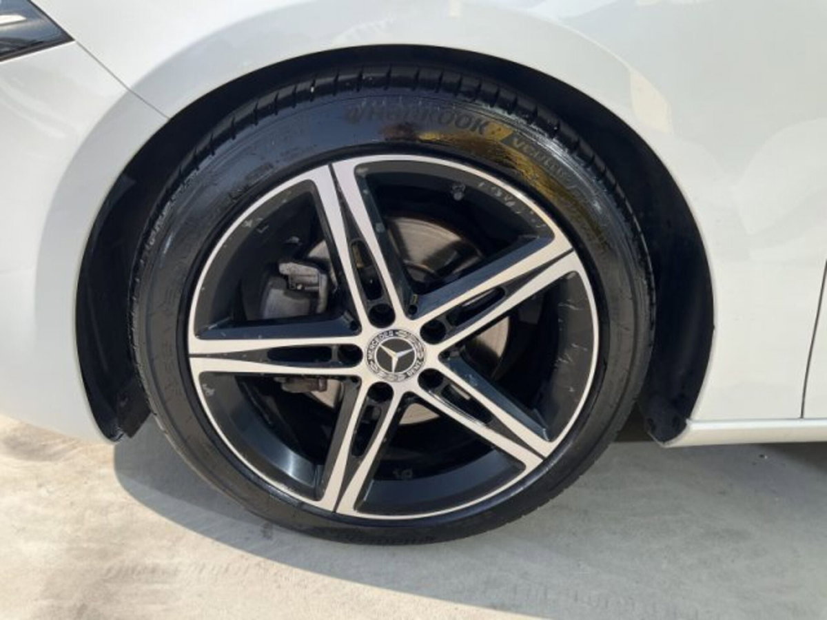 Mercedes-Benz Classe A Sedan 200 d 4p. Sport (8)