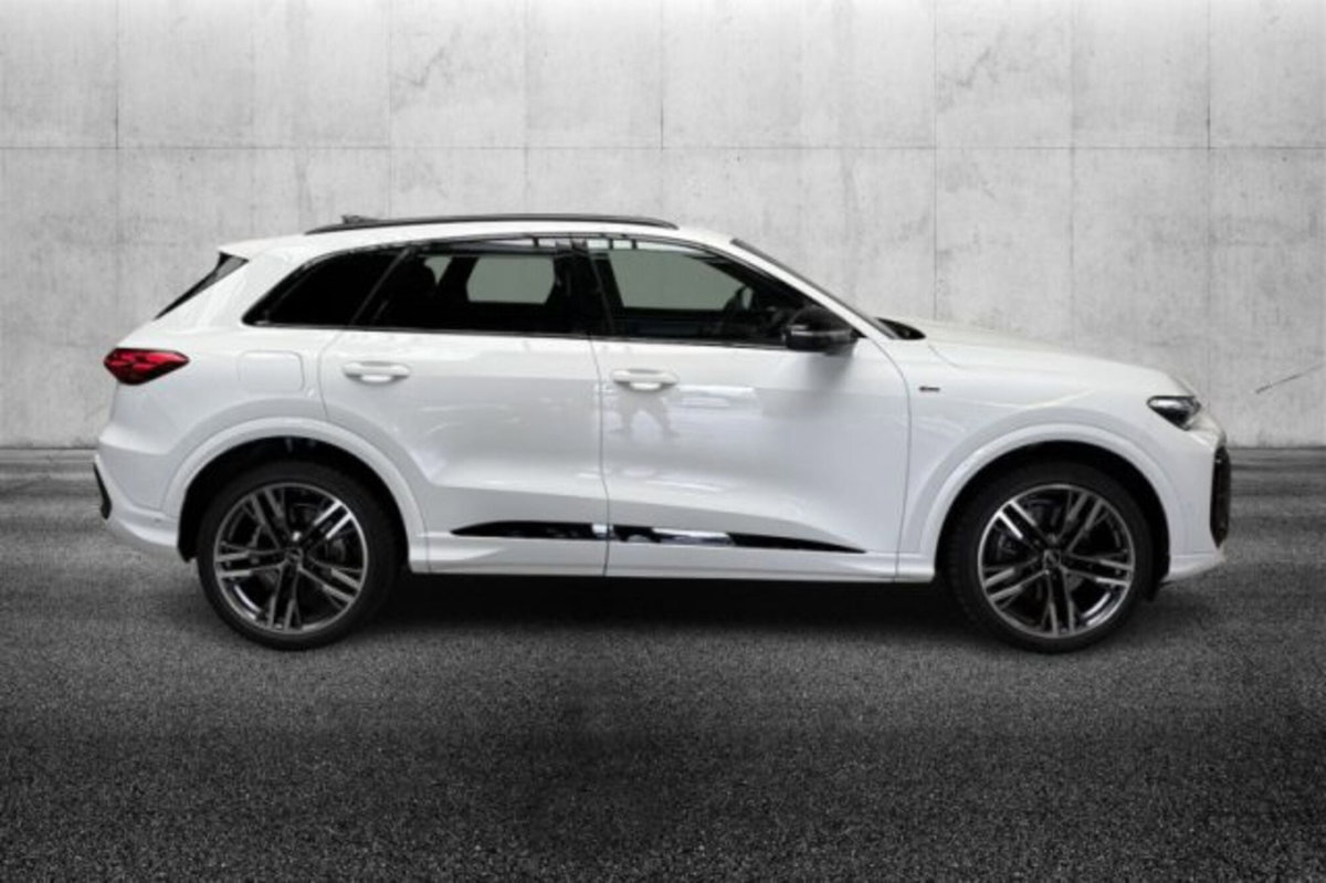 Audi Q5 40 2.0 tdi mhev 12V S line quattro s-tronic (3)