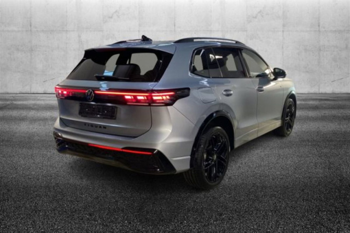 Volkswagen Tiguan 2.0 tdi R-Line 4motion 193cv dsg (3)