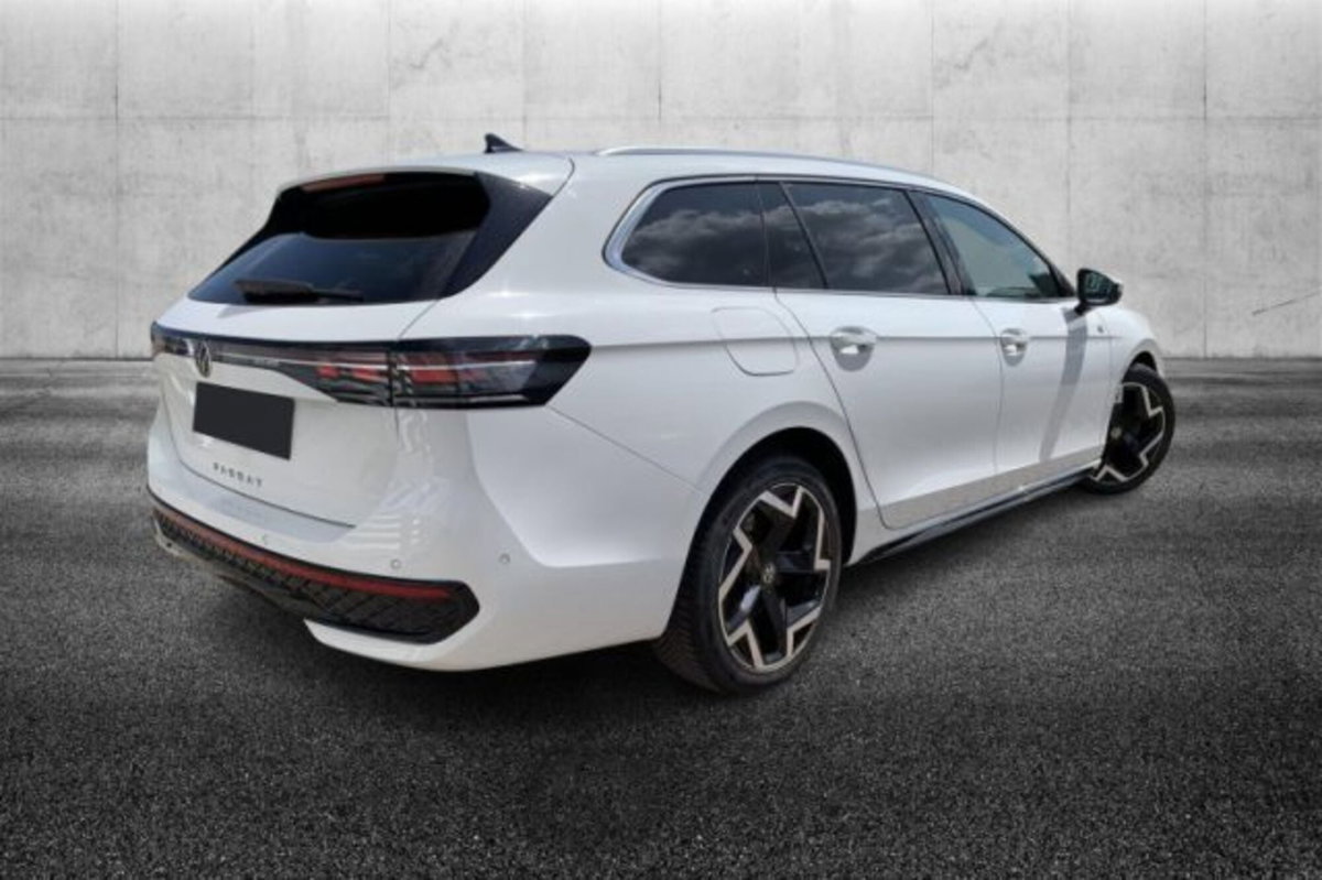 Volkswagen Passat 2.0 tdi scr R-Line 150cv dsg (3)