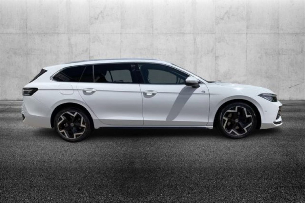 Volkswagen Passat 2.0 tdi scr R-Line 150cv dsg (5)