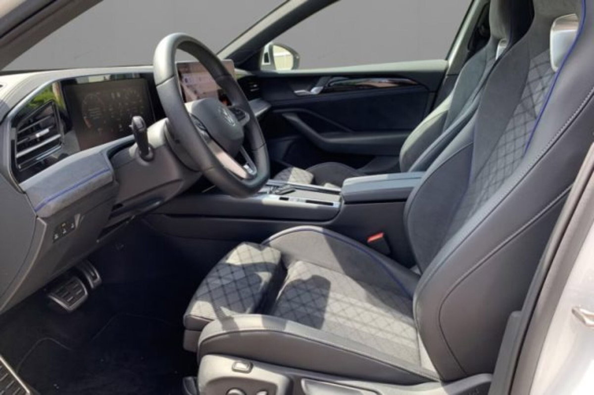 Volkswagen Passat 2.0 tdi scr R-Line 150cv dsg (7)