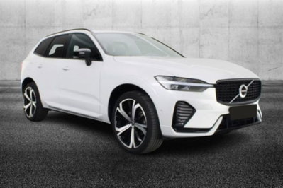 Volvo XC60 B4 automatico Plus Dark (2)