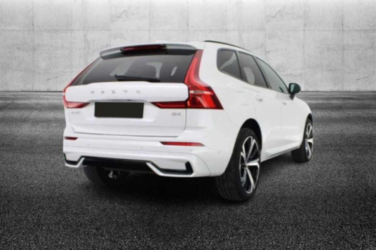 Volvo XC60 B4 automatico Plus Dark (4)
