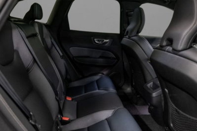 Volvo XC60 B4 automatico Plus Dark (7)